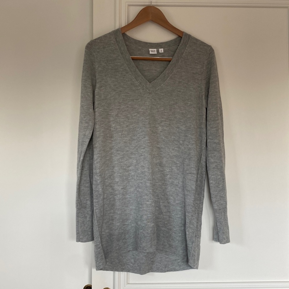Soft grey v-neck Gap maternity sweater